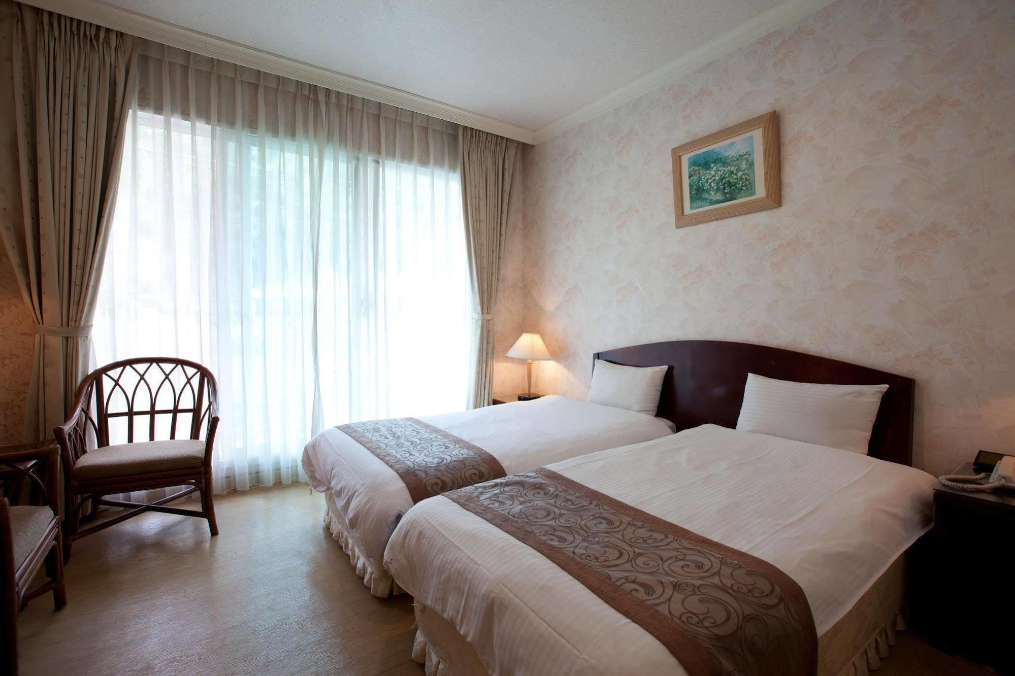 Lakeside Resort Nantou Exterior foto